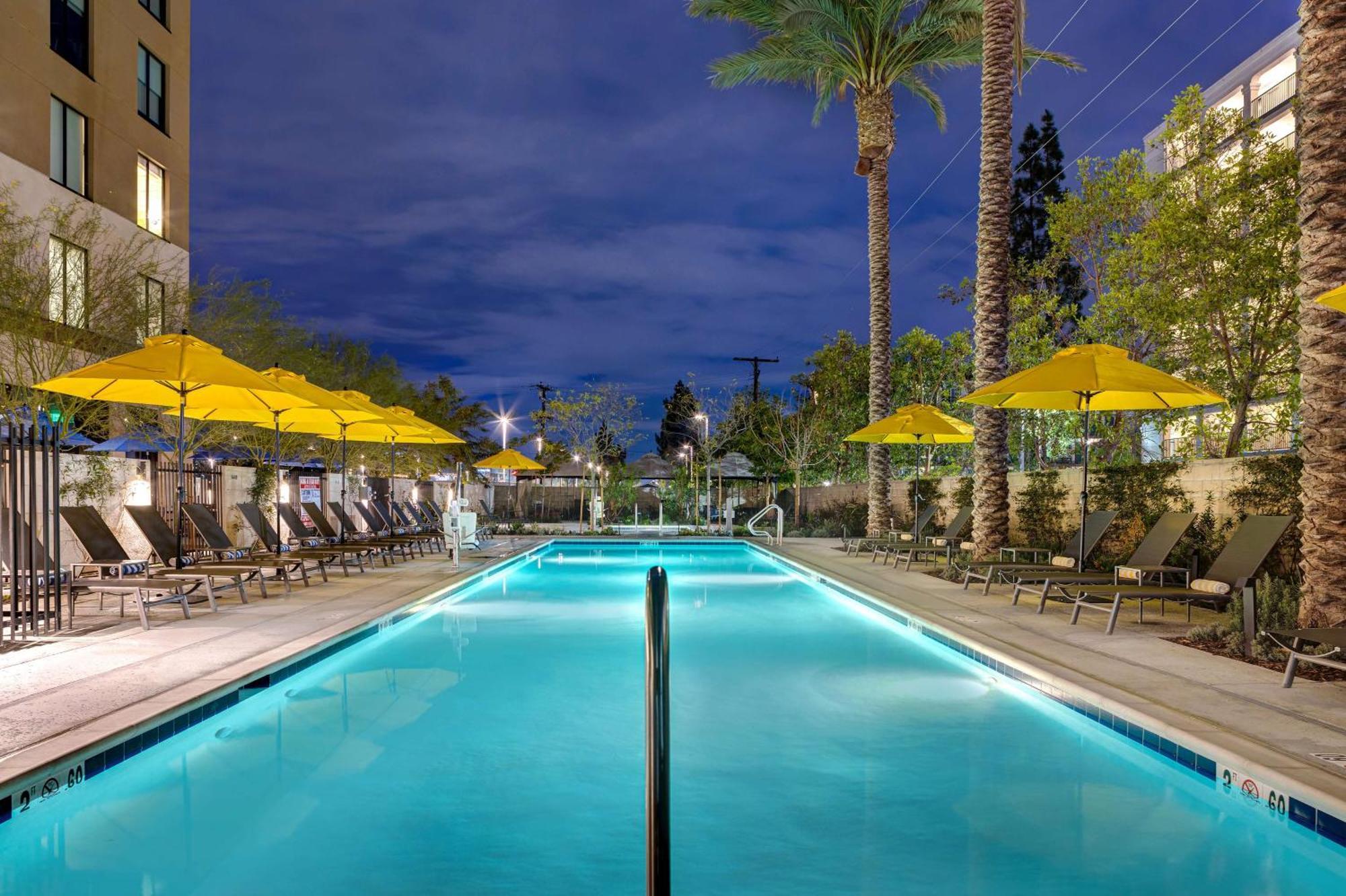 Hilton Garden Inn Anaheim Resort Екстер'єр фото